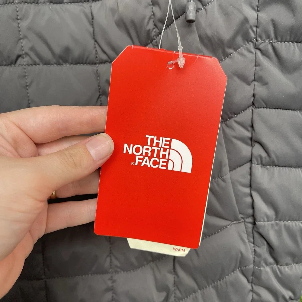 The North Face Thermoball Jacket Mens Medium Gray Outdoor Hiking Zip Up NWT